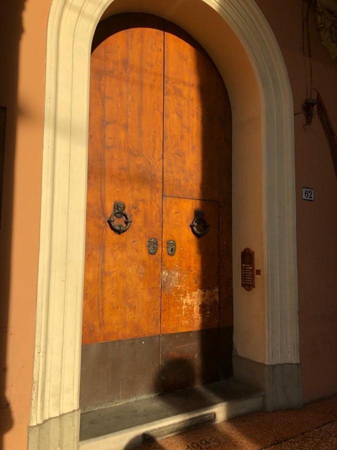 Visione Strada Maggiore 62 Болоня Екстериор снимка